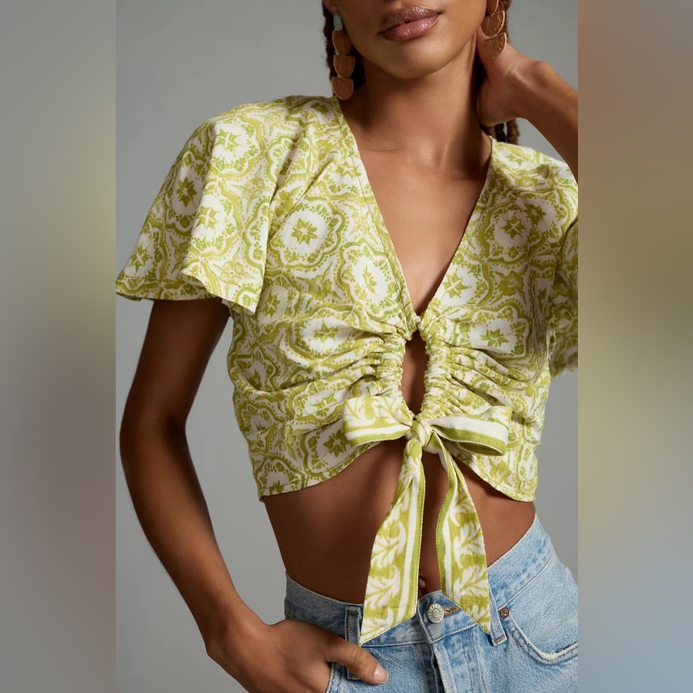 Anthropologie - PILCRO FLUTTER-SLEEVE CROP TOP
GREEN MOTIF: XL